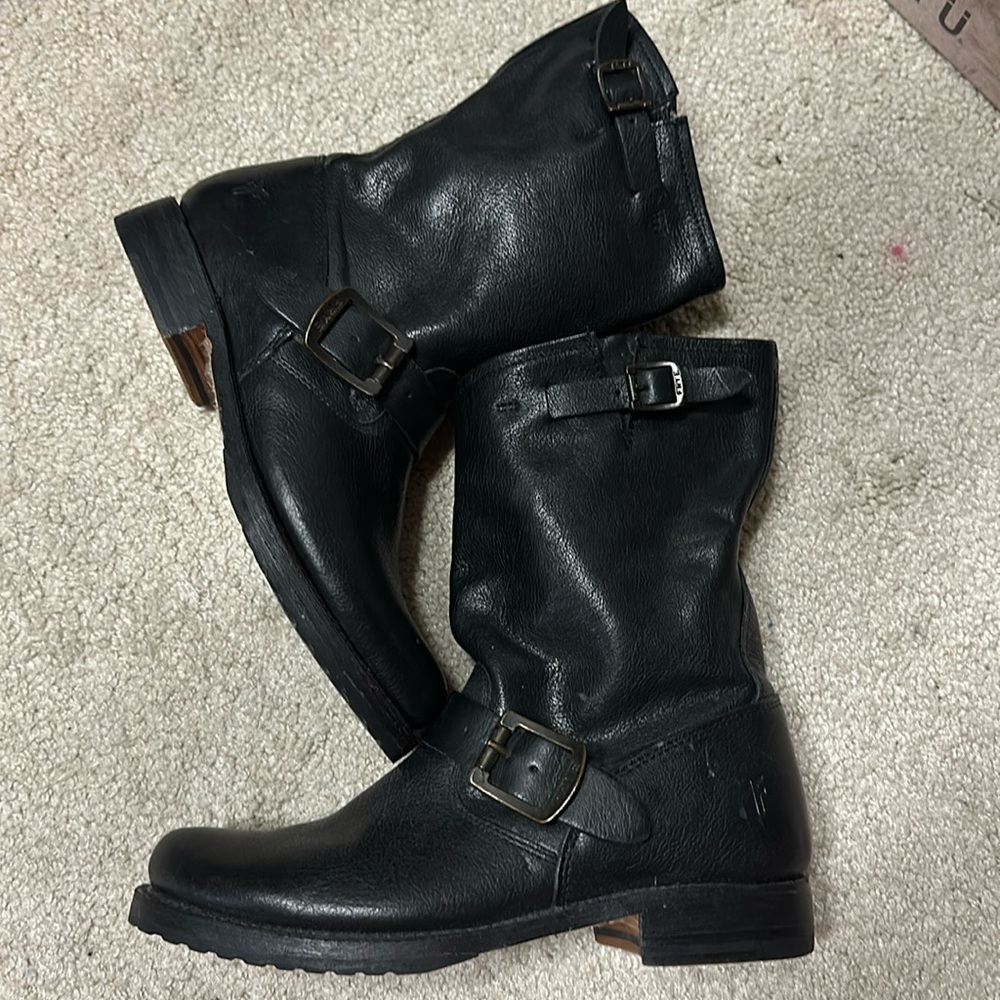 Frye -Veronica short booties